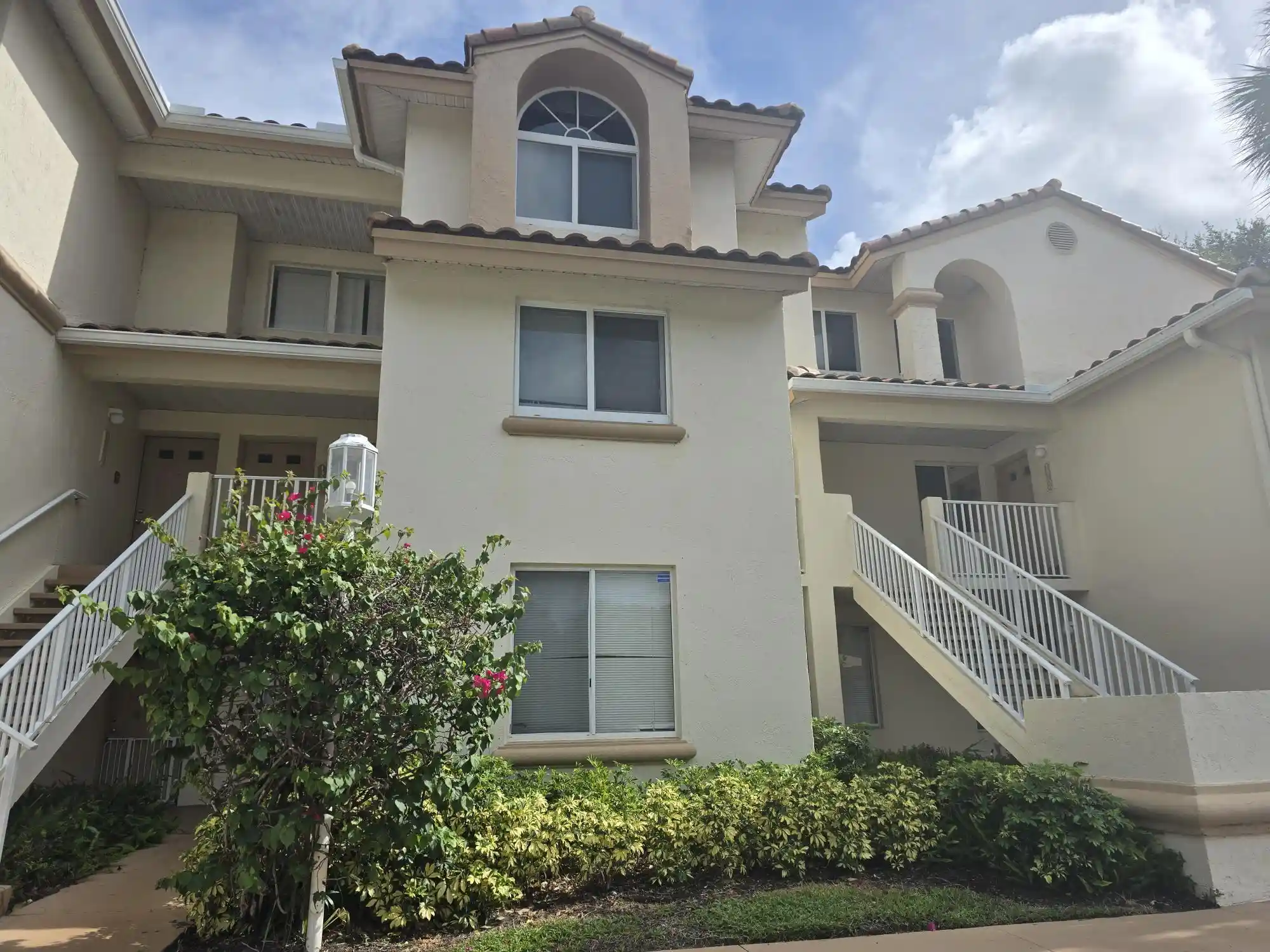 Photo 1 of Sale Pending at 13106 Glenmoor Dr #131, West Palm Beach, FL 33409 | MLS# B26061041 | Listing updated on 2026-10-05