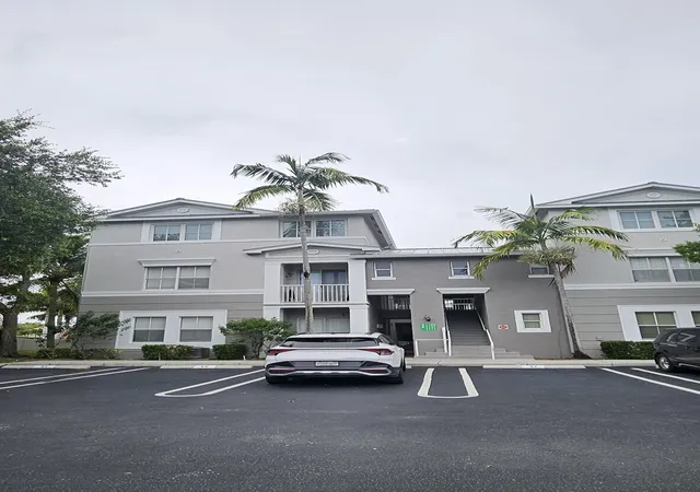 Photo 3 of Condo for sale at 1110 E Shoma Dr #423, Royal Palm Beach, FL 33414 | MLS# B26061279 | Listing updated on 2026-09-25