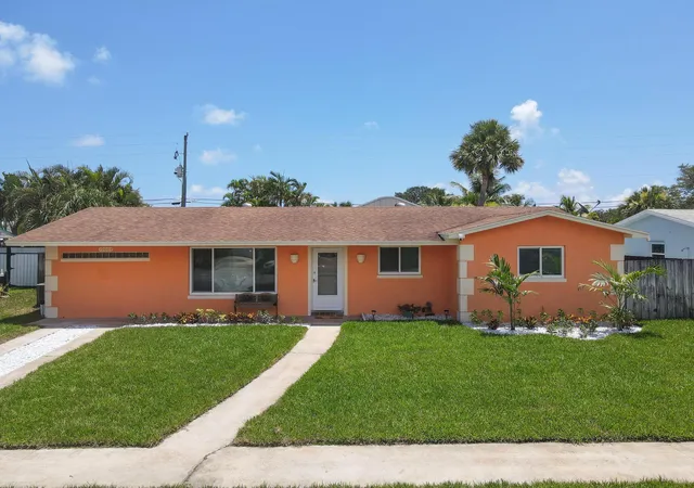 Photo 1 of Single family home for sale at 19005 Se Southgate Dr, Jupiter, FL 33469 | MLS# B26061290 | Listing updated on 2026-09-23