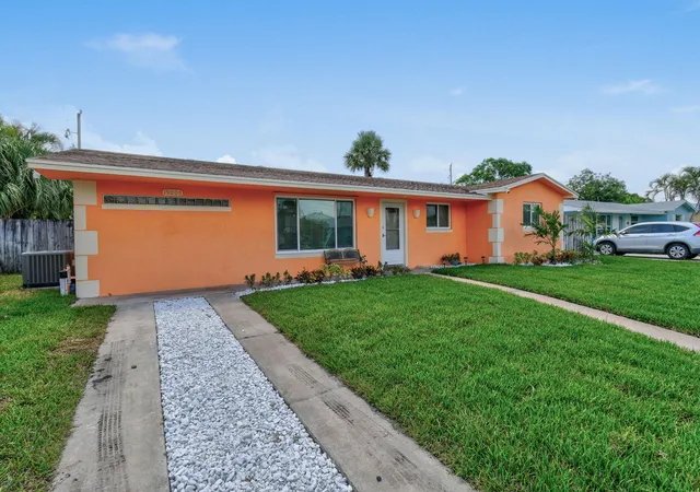 Photo 3 of Single family home for sale at 19005 Se Southgate Dr, Jupiter, FL 33469 | MLS# B26061290 | Listing updated on 2026-09-23