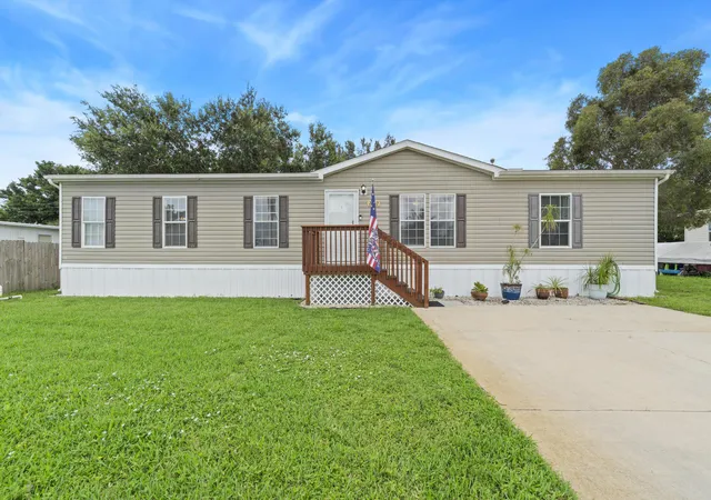Photo 1 of Manufactured home for sale at 2802 Se Janet St, Stuart, FL 34997 | MLS# B26061297 | Listing updated on 2026-10-02