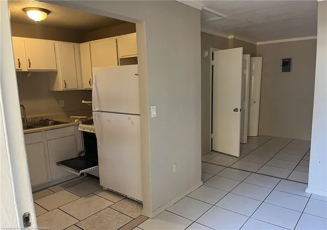 Photo 3 of Single family home for sale at 231 S Orange St, Sebring, FL 33870 | MLS# B26061320 | Listing updated on 2026-09-25
