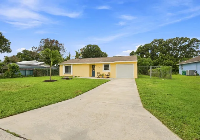 Photo 2 of Single family home for sale at 1355 23rd Place Sw, Vero Beach, FL 32962 | MLS# B26061504 | Listing updated on 2026-10-09