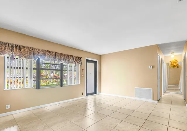 Photo 4 of Single family home for sale at 9522 Affirmed Ln, Boca Raton, FL 33496 | MLS# B26061600 | Listing updated on 2026-10-08