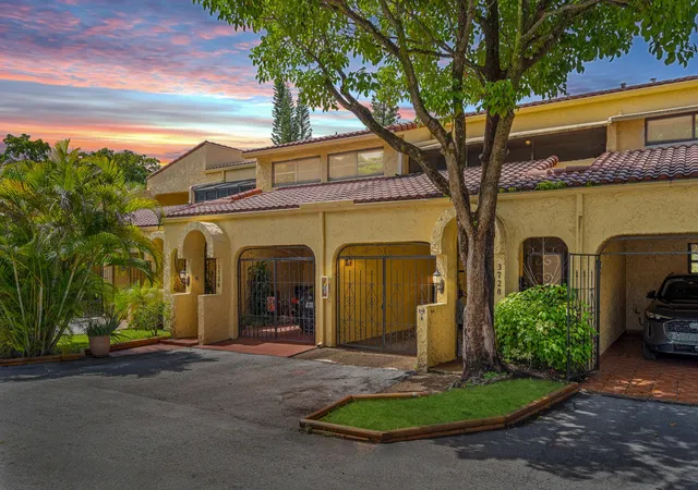Photo 2 of Townhouse for sale at 3728 Estepona Ave #15-D-2, Doral, FL 33178 | MLS# B26061611 | Listing updated on 2026-10-08
