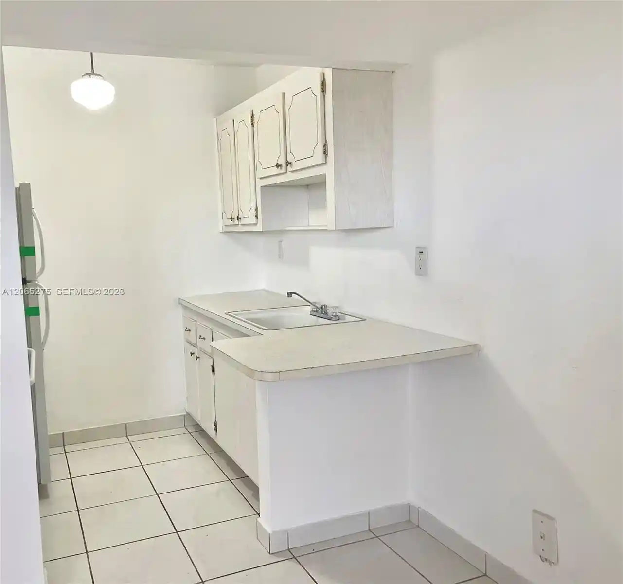 Listing Photo 1 - Condo for sale in 2145 Pierce St located at 2145 Pierce St, Hollywood, FL 33020 - Unit #421