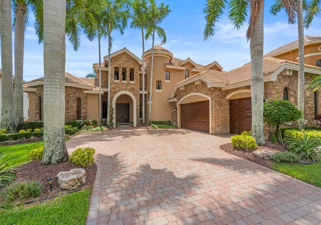 Photo 3 of Single family home for sale at 10538 Versailles Blvd, Wellington, FL 33449 | MLS# B26061763 | Listing updated on 2026-09-23