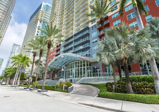 Listing Photo 3 - Condo for sale in The Mark on Brickell located at 1155 Brickell Bay Dr, Miami, FL 33131 - Unit #2509