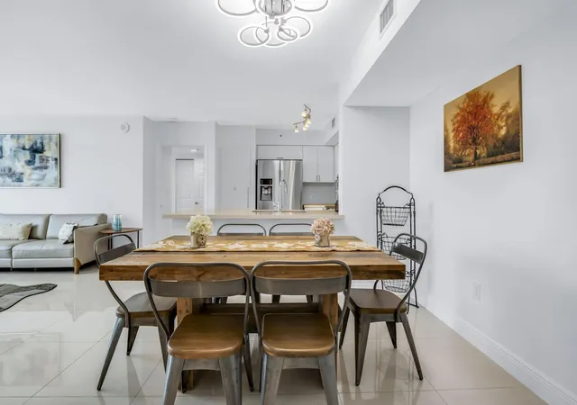 Listing Photo 5 - Condo for sale in The Mark on Brickell located at 1155 Brickell Bay Dr, Miami, FL 33131 - Unit #2509
