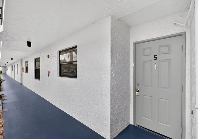 Photo 3 of Sale Pending at 1200 Se Parkview Pl #F-5, Stuart, FL 34994 | MLS# B26061789 | Listing updated on 2026-09-29