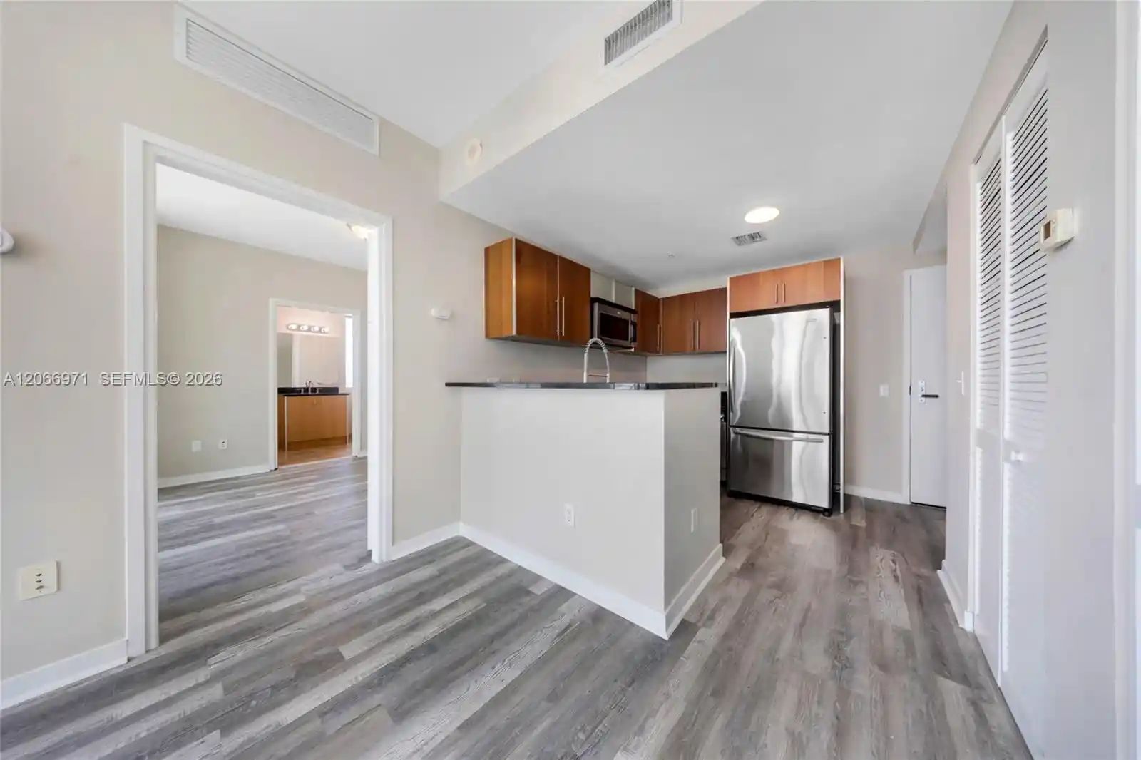 Photo 1 of Sale Pending at 300 S Biscayne Blvd #T-2911, Miami, FL 33131 | MLS# A12066971 | Listing updated on 2026-10-16
