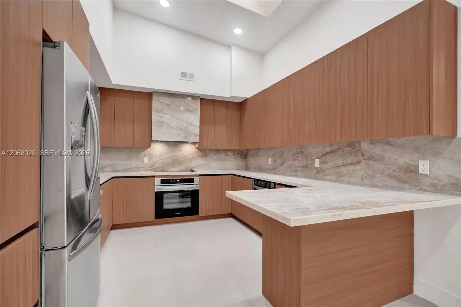 Single family home for sale at 21240 Harbor Way #285-28, Miami, FL 33180 | MLS# A12068029