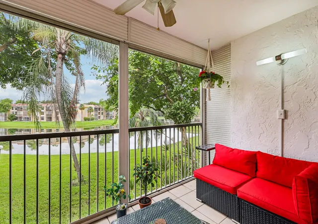 Listing Photo 5 - Condo for sale in building located at 5718 Coral Lake Dr, Margate, FL 33063 - Unit #206