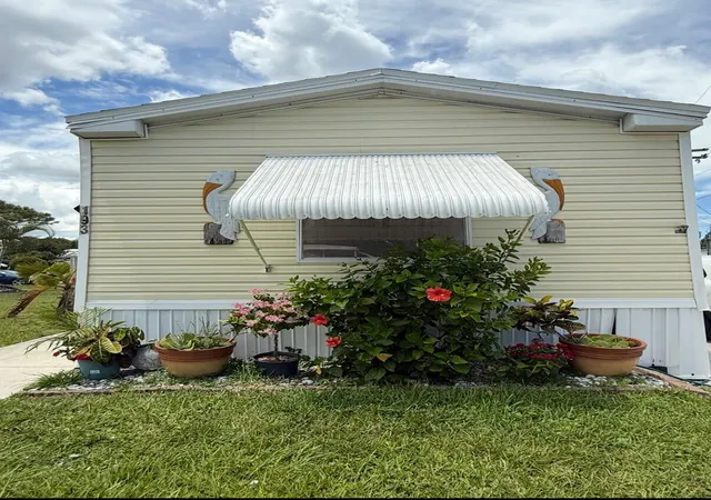 Photo 3 of Manufactured home for sale at 5000 Se Federal Hwy #193, Stuart, FL 34997 | MLS# B26062156 | Listing updated on 2026-10-07