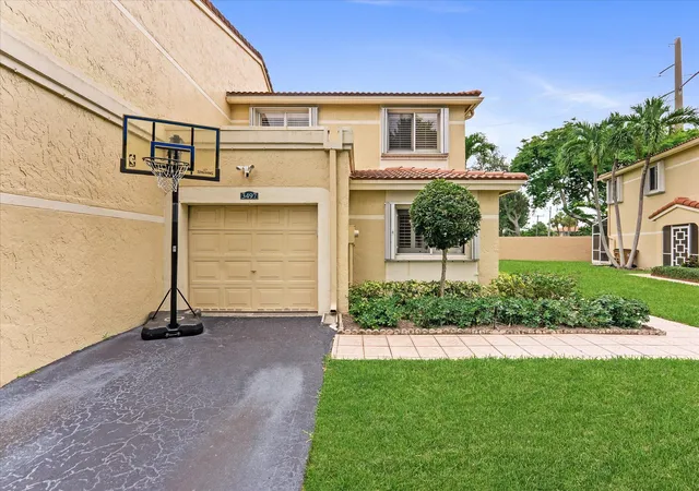 Photo 3 of Townhouse for sale at 3497 Deer Crk Palladian Cir #3497, Deerfield Beach, FL 33442 | MLS# B26062243 | Listing updated on 2026-09-23