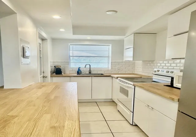 Photo 2 of Condo for sale at 580 Egret Dr #314, Hallandale Beach, FL 33009 | MLS# B26062424 | Listing updated on 2026-09-23