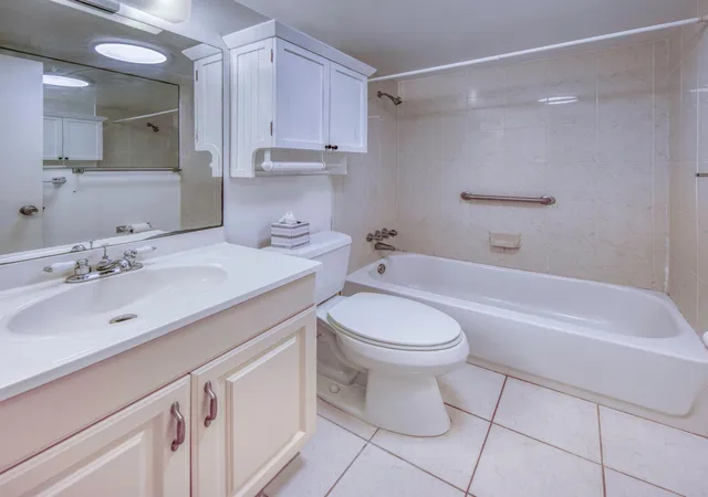 Photo 4 of Condo for sale at 3240 Lake Osborne Dr #109, Lake Worth Beach, FL 33461 | MLS# B26062533 | Listing updated on 2026-09-23