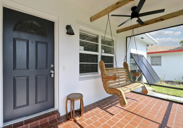 Photo 2 of Single family home for sale at 917 N Ocean Breeze, Lake Worth Beach, FL 33460 | MLS# B26062732 | Listing updated on 2026-10-06