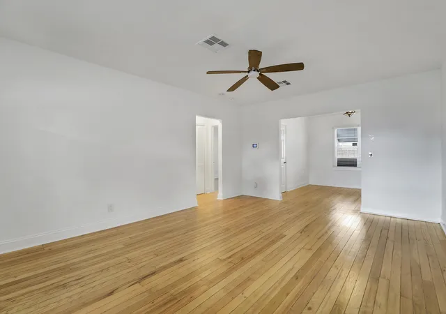 Photo 3 of Single family home for sale at 917 N Ocean Breeze, Lake Worth Beach, FL 33460 | MLS# B26062732 | Listing updated on 2026-10-06