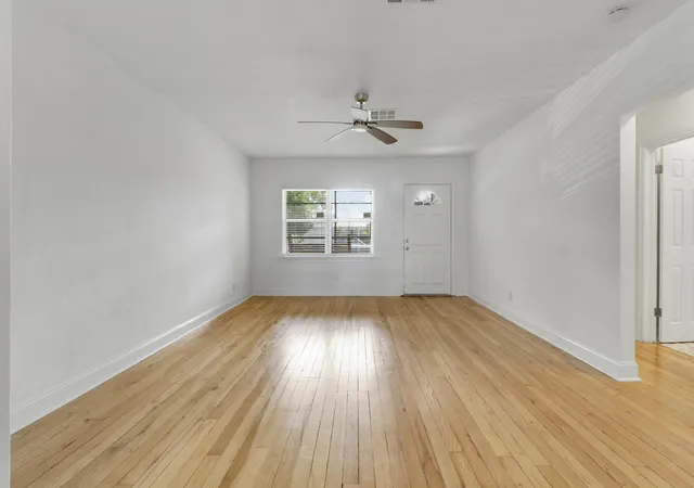 Photo 4 of Single family home for sale at 917 N Ocean Breeze, Lake Worth Beach, FL 33460 | MLS# B26062732 | Listing updated on 2026-10-06