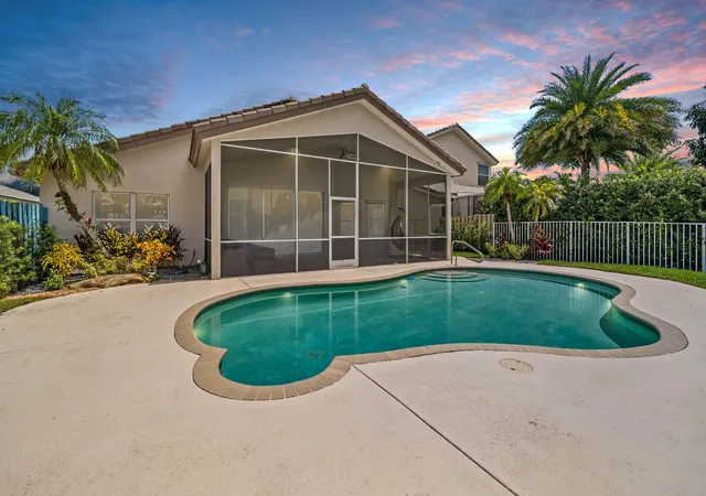 Photo 1 of Single family home for sale at 3526 Old Lighthouse Cir, Wellington, FL 33414 | MLS# B26062805 | Listing updated on 2026-10-08