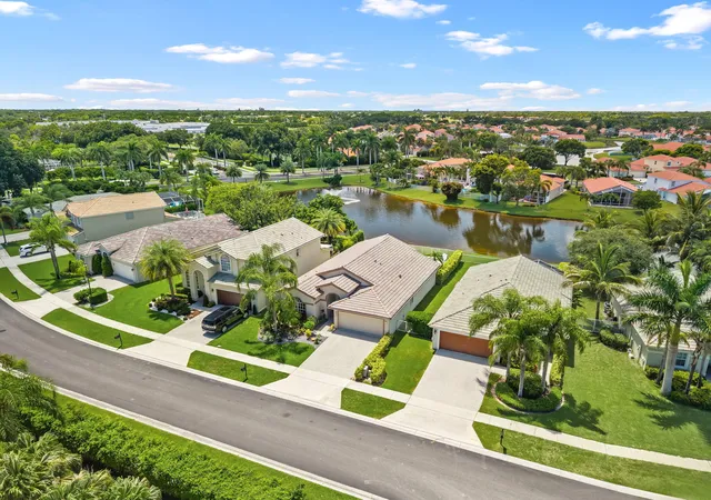 Photo 3 of Single family home for sale at 3526 Old Lighthouse Cir, Wellington, FL 33414 | MLS# B26062805 | Listing updated on 2026-10-08