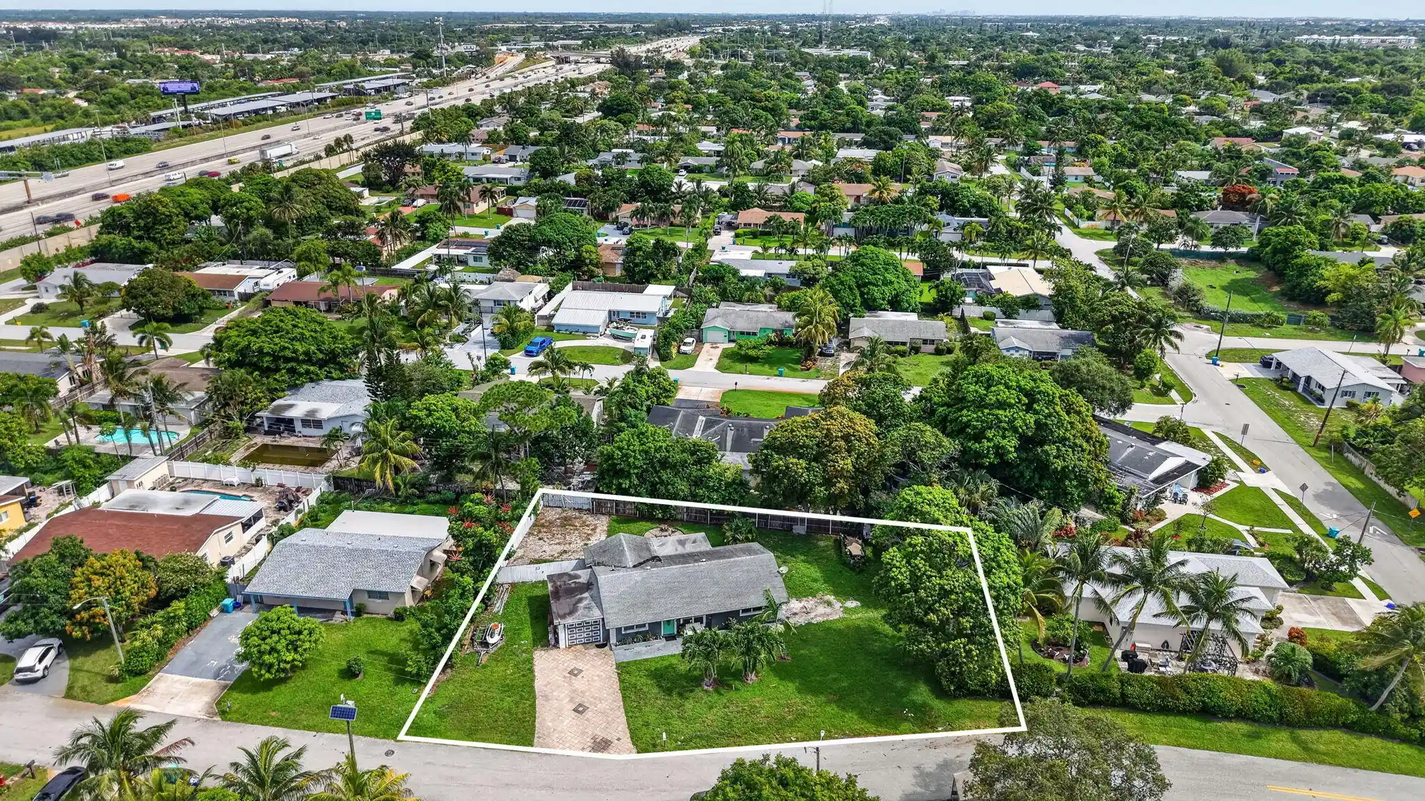 Photo 1 of Single family home for sale at 415 Sw 7th Court, Boynton Beach, FL 33435 | MLS# B26062845 | Listing updated on 2026-10-27