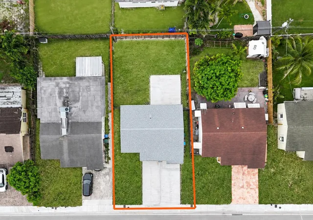Photo 3 of Single family home for sale at 5209 N Andrews Ave, Fort Lauderdale, FL 33309 | MLS# B26062918 | Listing updated on 2026-09-23