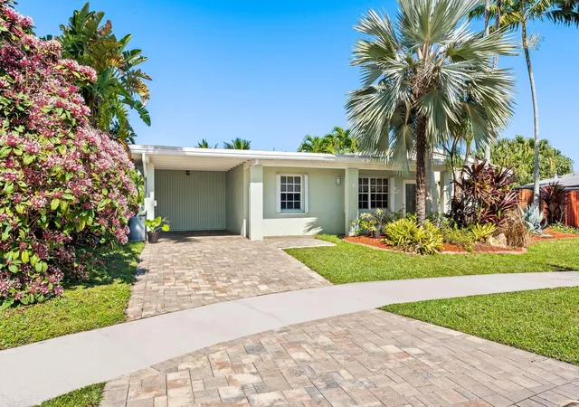 Photo 1 of Single family home for sale at 1175 Grant St, Hollywood, FL 33019 | MLS# B26062928 | Listing updated on 2026-09-29