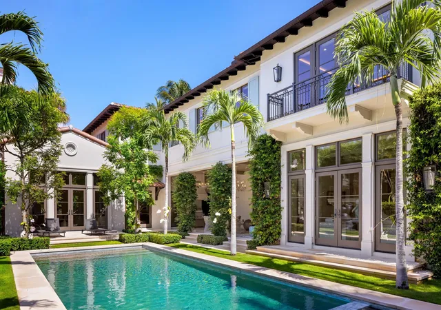 Photo 3 of Mansion for sale at 220 Jungle Rd, Palm Beach, FL 33480 | MLS# B26063010 | Listing updated on 2026-09-23