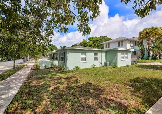 Photo 3 of Multi family home for sale at 701 New Jersey St, West Palm Beach, FL 33401 | MLS# B26063031 | Listing updated on 2026-10-08