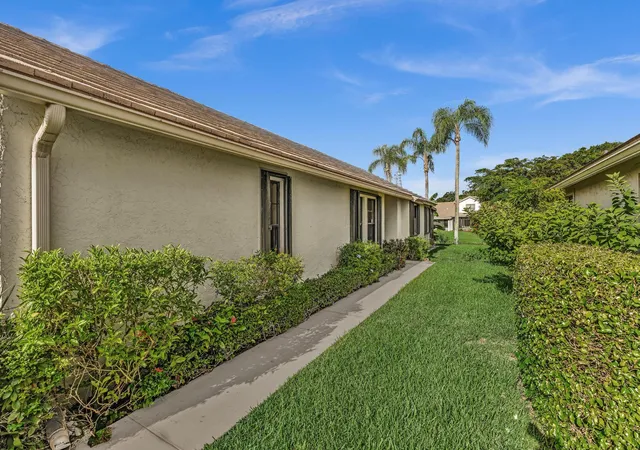 Photo 3 of Single family home for sale at 4787 Brighton Lakes Blvd, Boynton Beach, FL 33436 | MLS# B26063037 | Listing updated on 2026-10-07