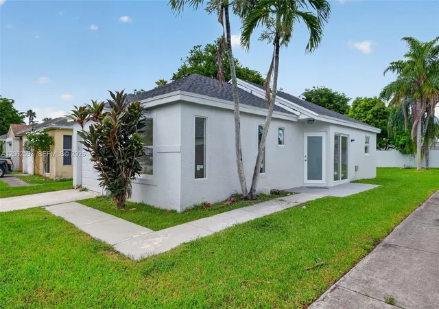 Photo 1 of Single family home for sale at 941 Sw 7th Place, Homestead, FL 33034 | MLS# A12062593 | Listing updated on 2026-10-30