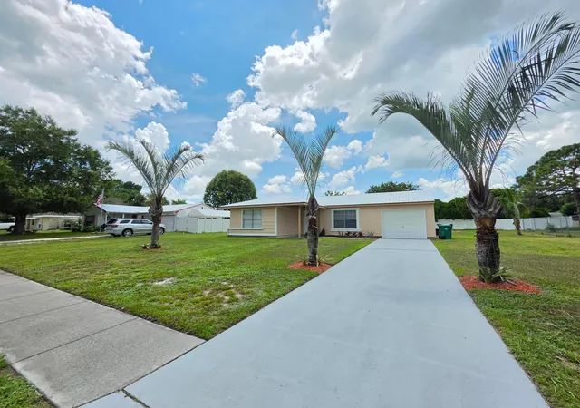 Photo 3 of Single family home for sale at 442 Sw Belmont Cir, Port Saint Lucie, FL 34953 | MLS# B26063127 | Listing updated on 2026-10-09