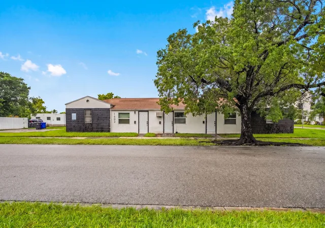 Listing Photo 1 - Condo for sale in building located at 1602 S 17th Ave, Hollywood, FL 33020 - Unit #1-3