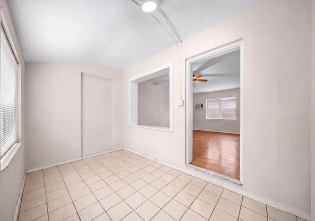 Listing Photo 4 - Condo for sale in building located at 1602 S 17th Ave, Hollywood, FL 33020 - Unit #1-3
