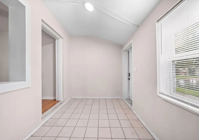 Listing Photo 5 - Condo for sale in building located at 1602 S 17th Ave, Hollywood, FL 33020 - Unit #1-3
