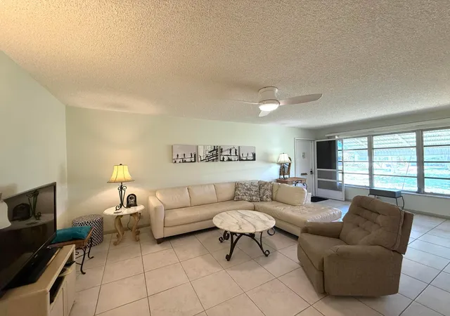 Photo 3 of Single family home for sale at 200 Bayview Ave #B, Boynton Beach, FL 33435 | MLS# B26063191 | Listing updated on 2026-10-09