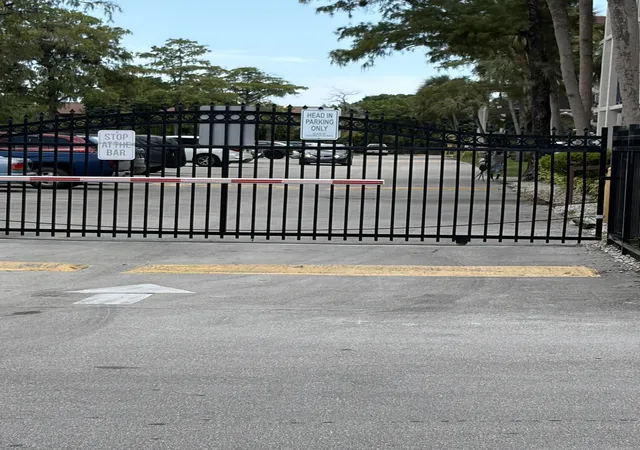 Listing Photo 4 - Condo for sale in building located at 2649 Nw 48Th Ter, Lauderdale Lakes, FL 33313 - Unit #340