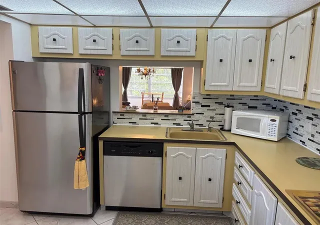 Photo 3 of Condo for sale at 4050 Nw 42nd Avenue #415, Lauderdale Lakes, FL 33319 | MLS# B26063547 | Listing updated on 2026-10-06