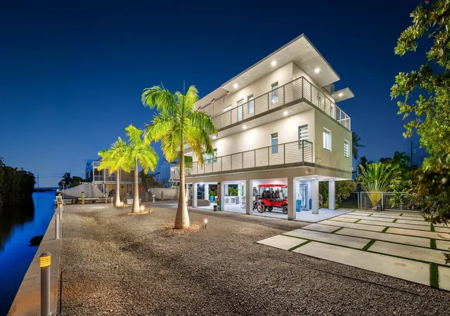 Photo 3 of Single family home for sale at 475 Bahia Honda Rd, Key Largo, FL 33037 | MLS# B26063569 | Listing updated on 2026-10-09