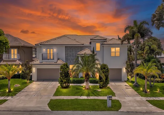 Photo 3 of Single family home for sale at 4921 NE 28th Avenue, Lighthouse Point, FL 33064 | MLS# B26063573 | Listing updated on 2026-09-23