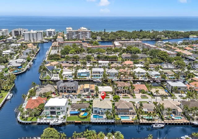 Photo 4 of Single family home for sale at 4921 NE 28th Avenue, Lighthouse Point, FL 33064 | MLS# B26063573 | Listing updated on 2026-09-23