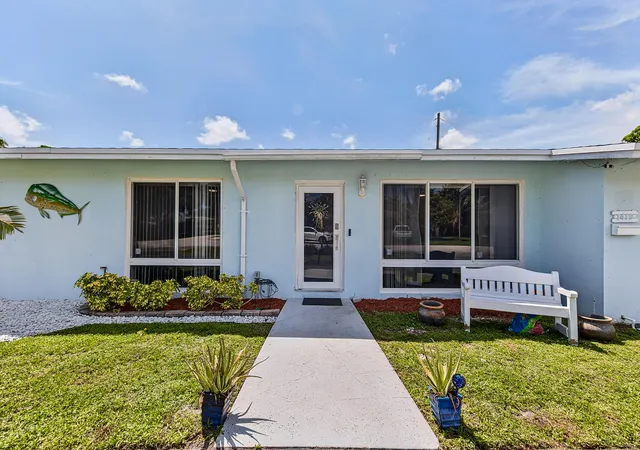 Photo 2 of Single family home for sale at 1419 Se 1st Way, Deerfield Beach, FL 33441 | MLS# B26063693 | Listing updated on 2026-10-08