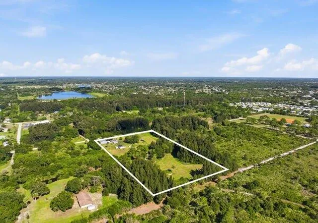 Photo 1 of Single family home for sale at 8698 63rd Avenue, Vero Beach, FL 32967 | MLS# B26063764 | Listing updated on 2026-10-06