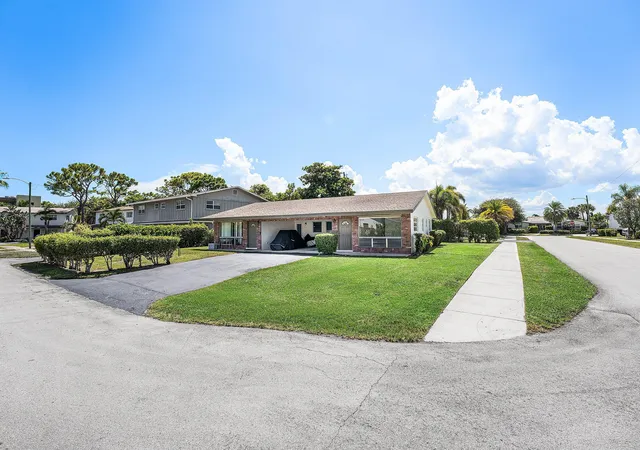 Photo 2 of Multi family home for sale at 263 Se 8th Terrace, Deerfield Beach, FL 33441 | MLS# B26063837 | Listing updated on 2026-09-23