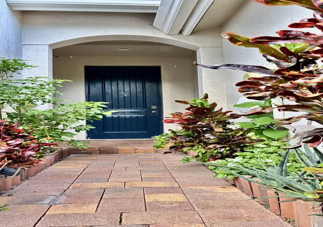 Photo 2 of Townhouse for sale at 1190 Paisley Ct, Lake Worth, FL 33461 | MLS# B26064065 | Listing updated on 2026-09-28