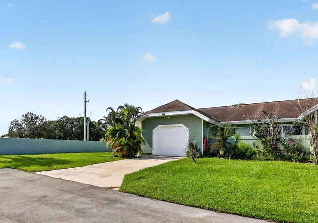 Photo 3 of Single family home for sale at 1713 Se Ryecroft Ct, Port Saint Lucie, FL 34952 | MLS# B26064106 | Listing updated on 2026-09-23