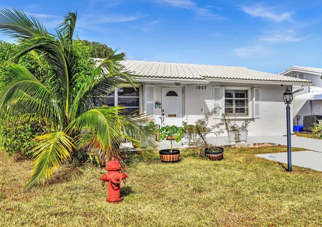 Photo 3 of Single family home for sale at 1907 Sw 22nd Avenue, Boynton Beach, FL 33426 | MLS# B26064186 | Listing updated on 2026-09-23