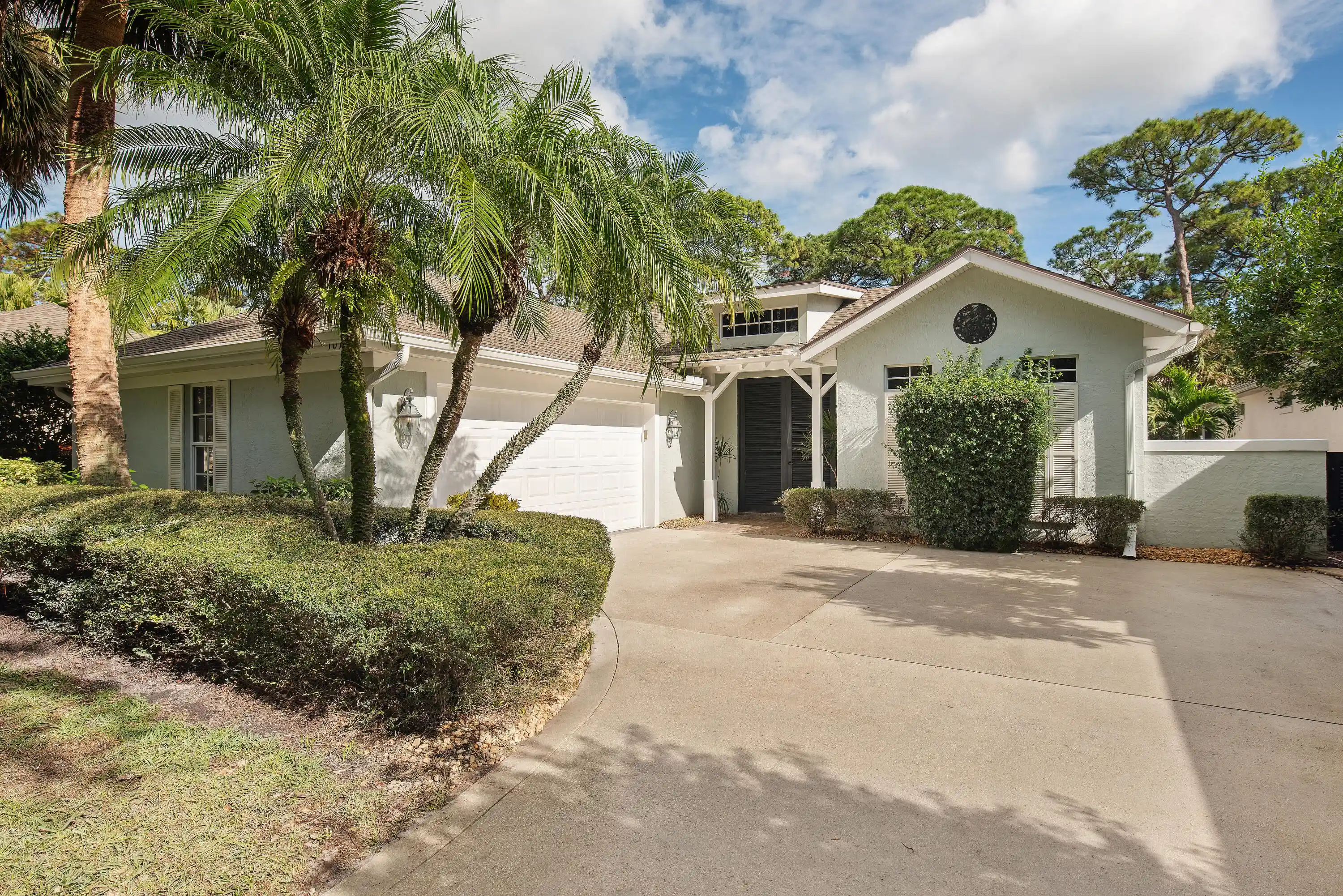Single family home for sale at 1018 Carolina Cir SW, Vero Beach, FL 32962 | MLS# B26064220